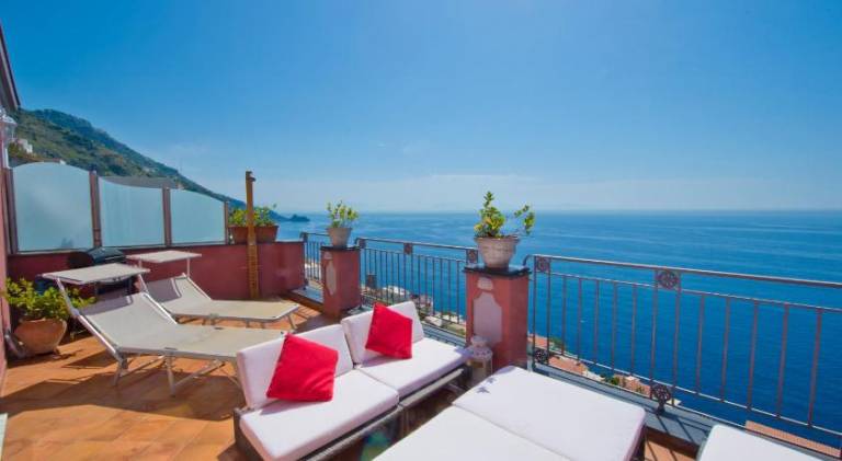 Children-friendly big vacation home with pool, patio & BBQ | Pets allowed — photo 4