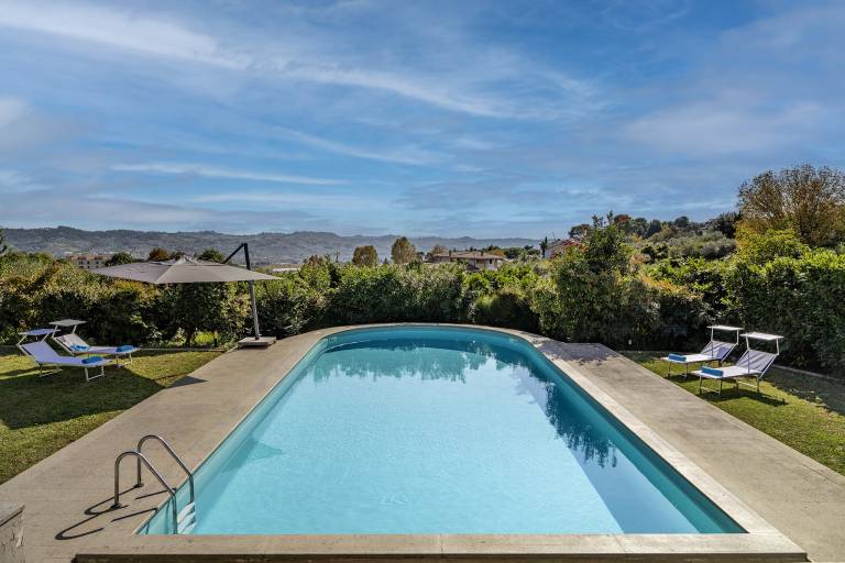 Villa with yard, grill & private pool | Pool view — photo 2