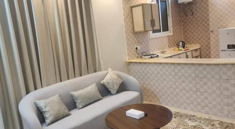 Serviced apartment with terrace, hot tub & yard — photo 5
