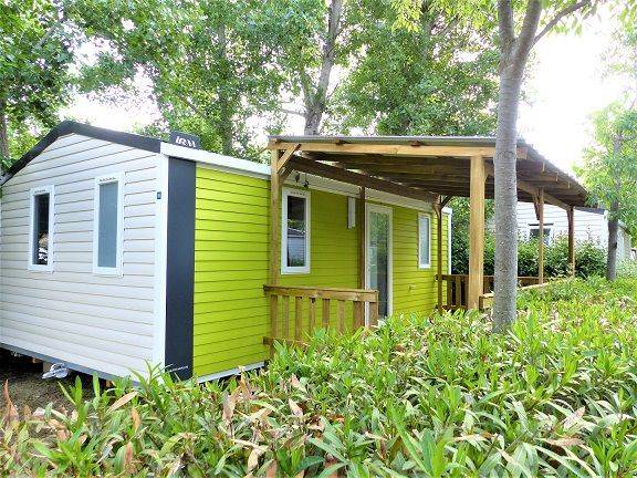Family-oriented vacation home with BBQ, pool & patio | Dogs allowed — photo 3