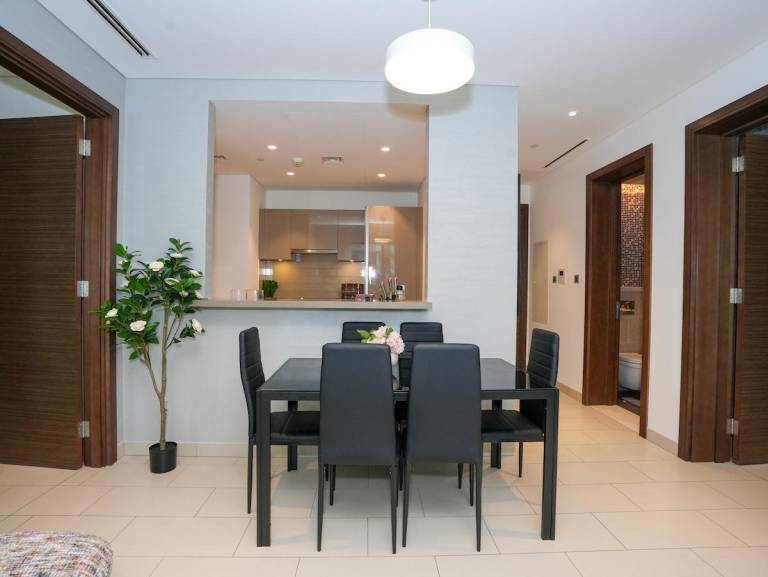 Fully equipped spacious vacation home with pool & garden | Near Grand Mosque | Pet-friendly — photo 5