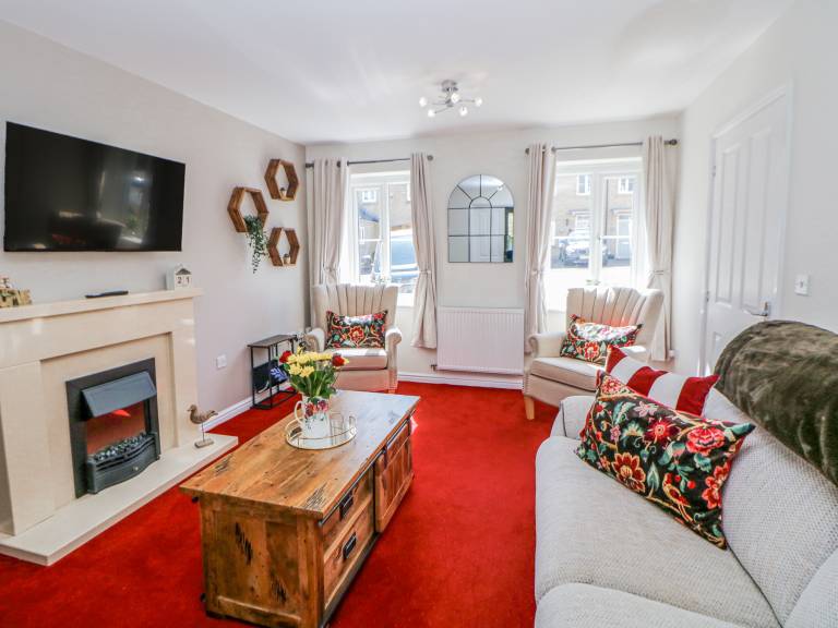 Children-friendly charming cottage with yard | Pets allowed — photo 3