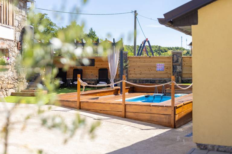 Fully equipped charming vacation home with pool & grill | Pets are welcome — photo 3