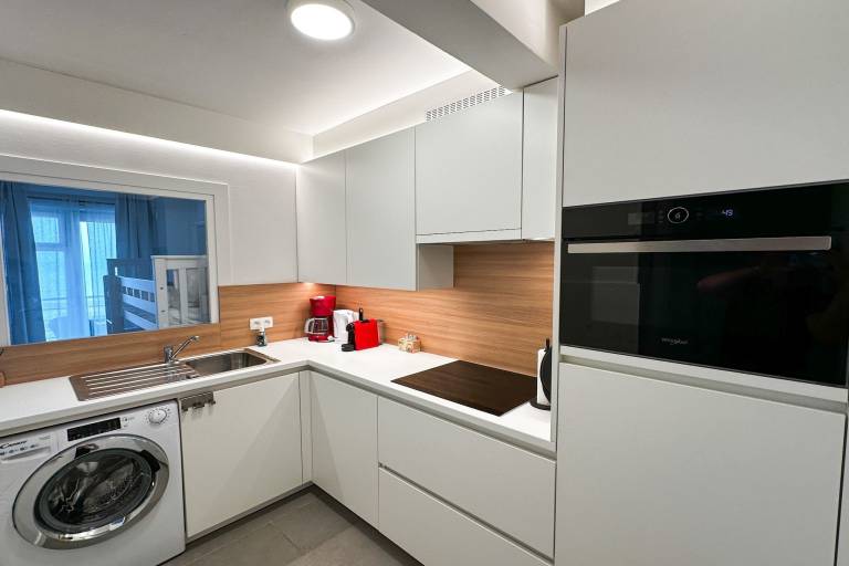 Fully equipped rental apartment with patio | Sea view | Beach nearby | Dogs allowed — photo 2