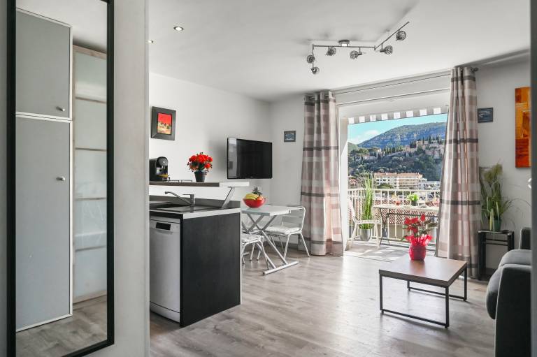 Apartment 'Le Panorama' with Sea View, Balcony, Wi-Fi and Parking — photo 4