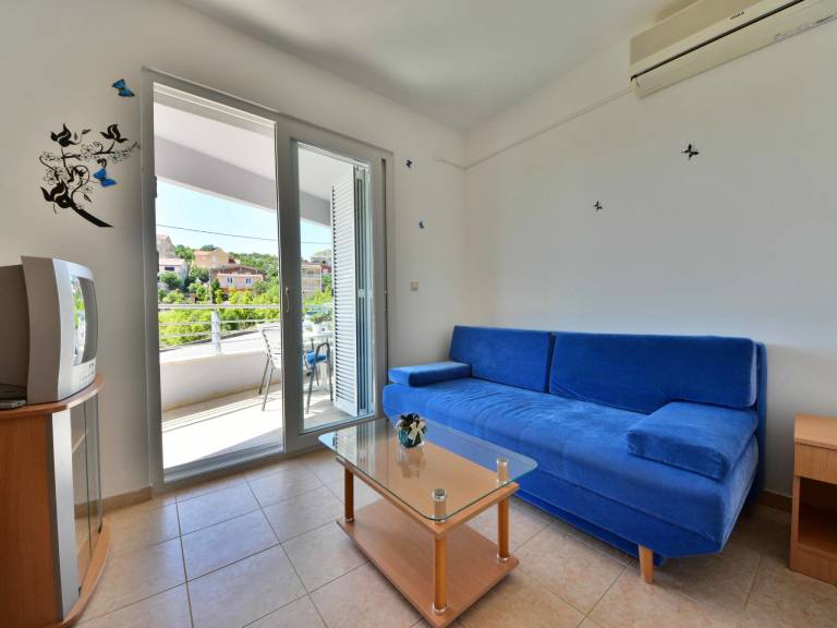 Rental apartment with terrace, pool & grill | Sea view — photo 3
