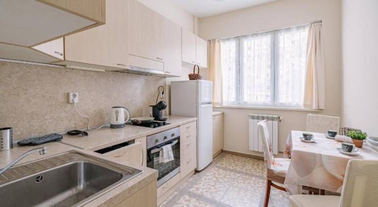 Grand Luxury Condo by NDK and National Stadium with Free Parking — photo 3