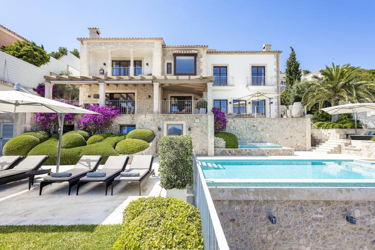 900 m² Villa