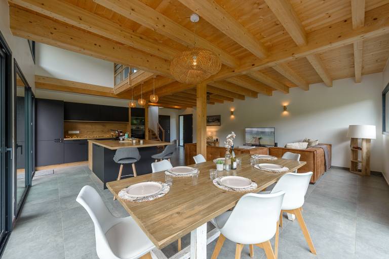 Chalet with patio, yard & barbeque | Mountain view — photo 4