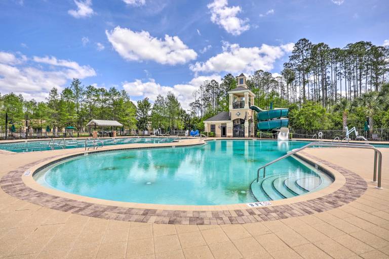 Cheery Condo w Community Pool & Waterslide