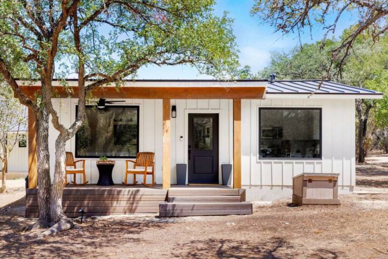 House with 1 room for 4 persons in New Braunfels, TX