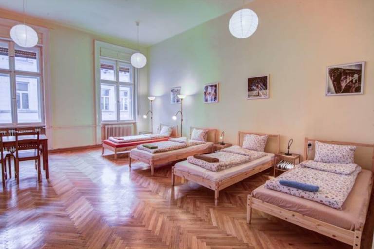 Rental apartment with patio | Next to Hungarian Parliament Building — photo 2