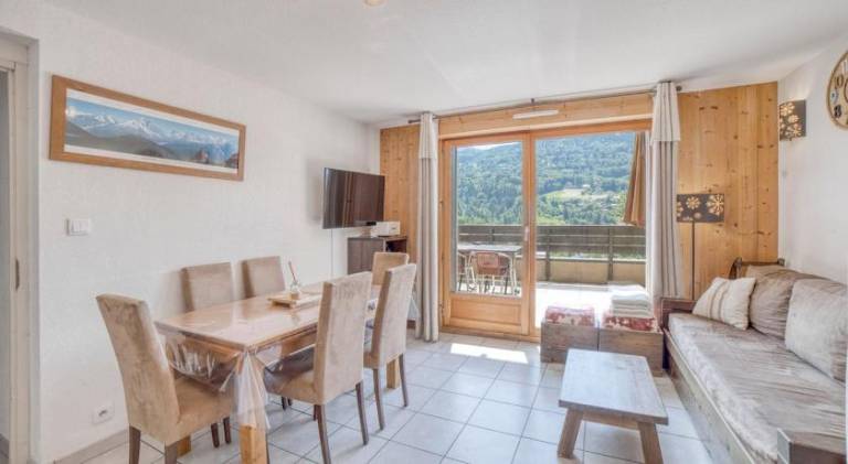 Fully equipped wonderful apartment with private pool, BBQ & terrace | Dogs allowed in Combloux