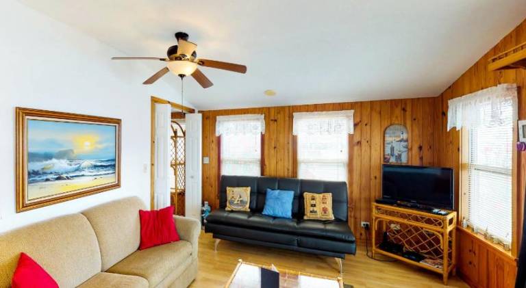 House with jacuzzi & pool | Pets allowed — photo 2