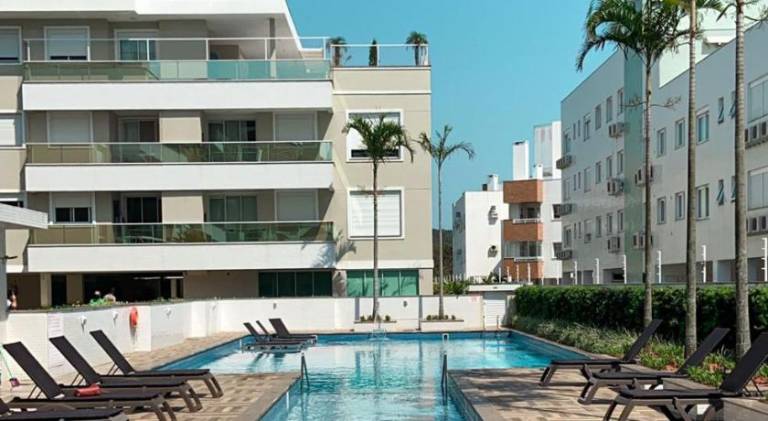 Holiday apartment with pool in Florianópolis
