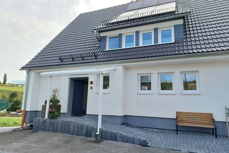 Fully equipped pleasant vacation home with sauna, garden & barbeque | Pet-friendly in Arnsberg
