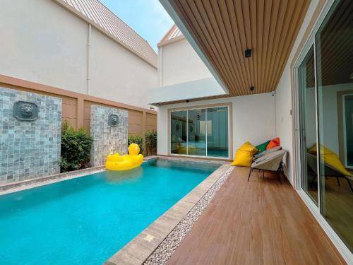 Villa with grill, terrace & private pool | Perfect for remote work in Pattaya