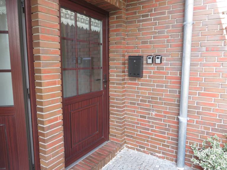 Apartment with patio — photo 2