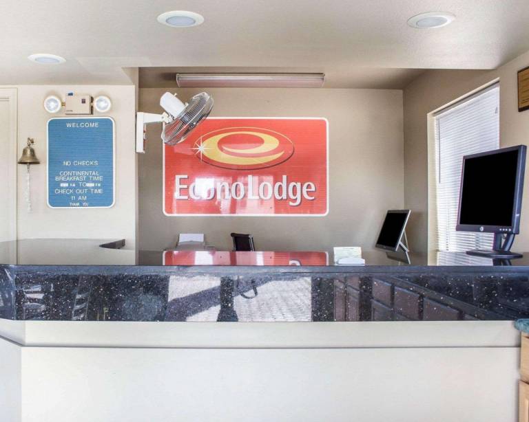 Travelodge by Wyndham Kingman — photo 4