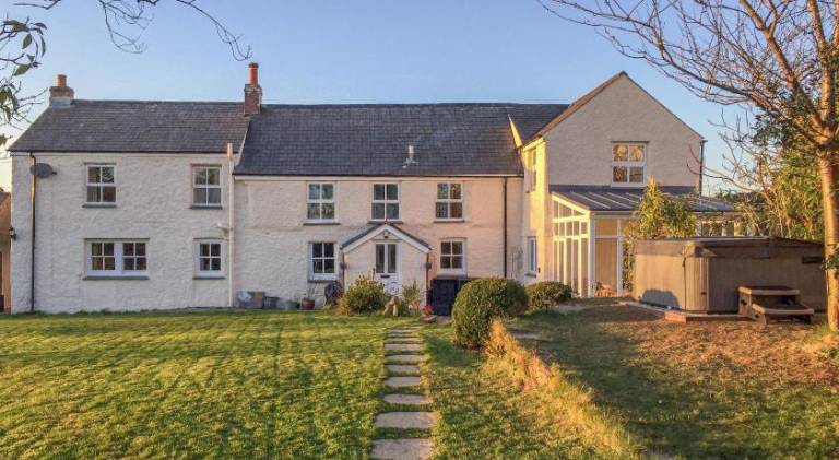 160 m&sup2; Ferienhaus