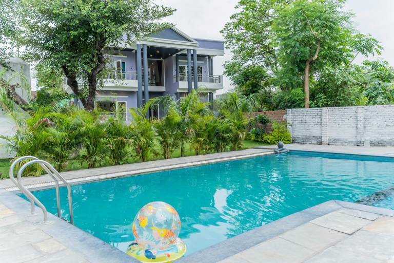Villa with barbecue, garden & pool | Water view | Perfect for remote work — photo 3