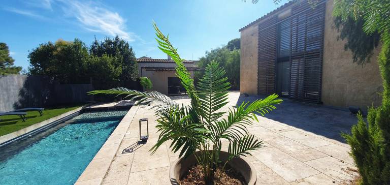 House with BBQ, yard & private pool | Perfect for remote work — photo 3