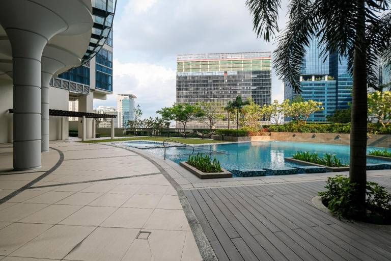 Spacious serviced apartment with yard, pool & patio | Pet-friendly in Pasay