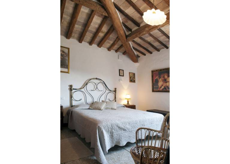 Rental apartment with yard & pool — photo 4