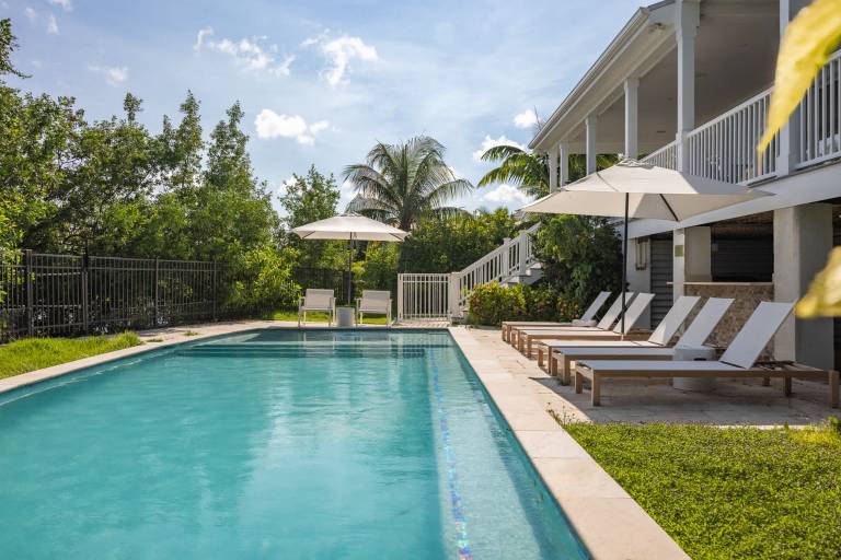 Evershore House Pool Parking Dock — photo 2