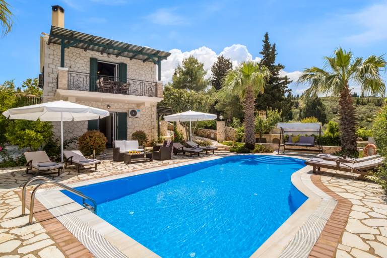 Big villa with garden, jacuzzi & grill | Garden view | Pets allowed — photo 2