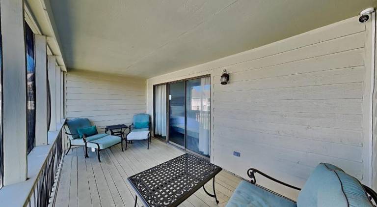 Vacation home with pool — photo 4