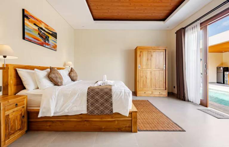 Villa with patio & pool | Pets are welcome — photo 2