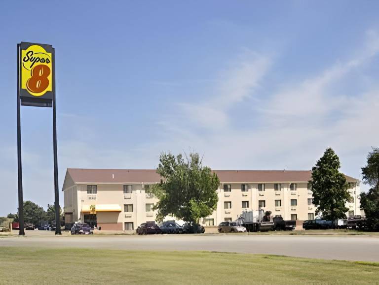Super 8 By Wyndham Lincoln West in Lincoln, NE