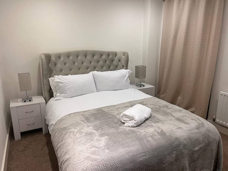 Apartment Ealing