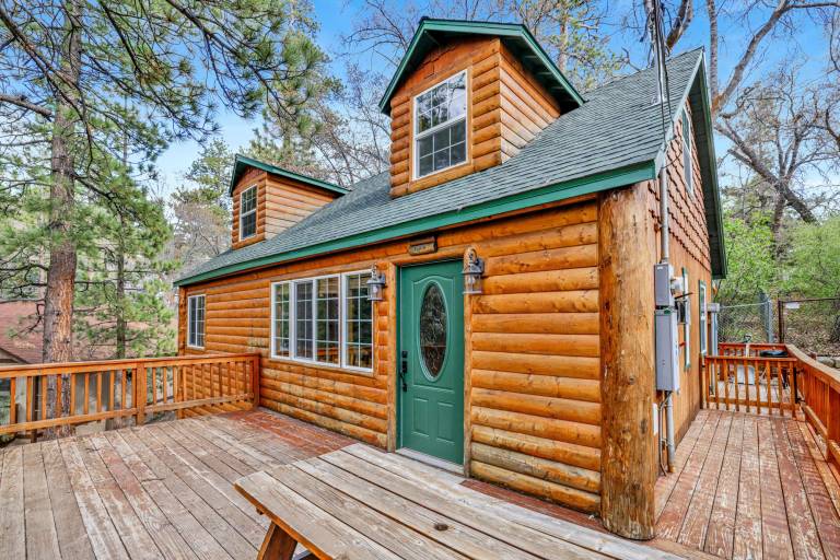 Nine Pines Lodge Retreat in the Pines at Big Bear in San Bernardino, CA