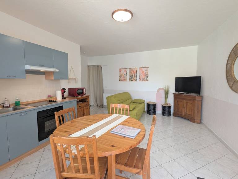 Cottage with grill — photo 4