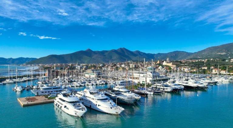 Albergo Yacht Club Marina Di Loano in Pietra Ligure