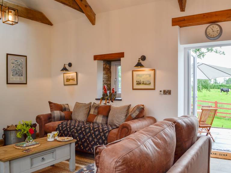 Cottage with barbecue, jacuzzi & garden — photo 2