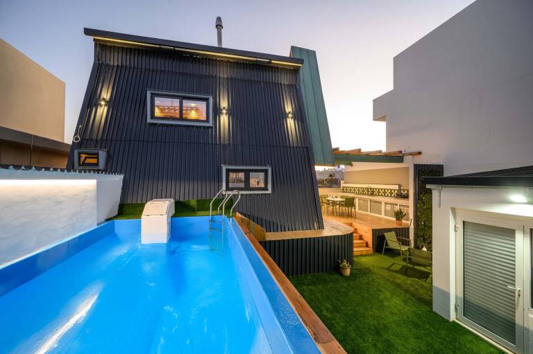 A Home Villa Private Pool & Relaxing HotTub Oasis