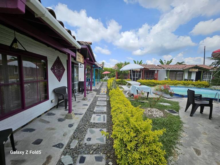 House with grill, garden & pool in Pereira