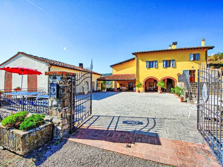 Holiday apartment with patio, pool & grill | Nature view in Pontassieve