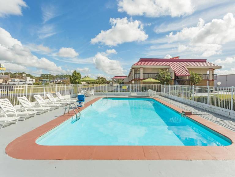 Super 8 By Wyndham Tifton — photo 2