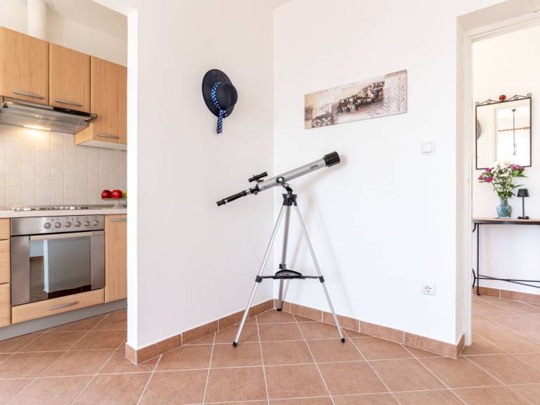 Apartment with patio, yard & BBQ | Sea view — photo 4