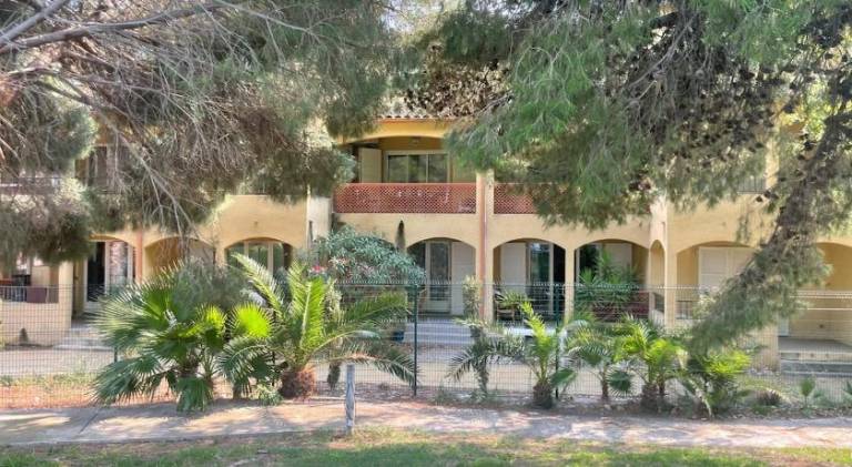 Rental apartment with patio & private pool | Pets allowed — photo 4