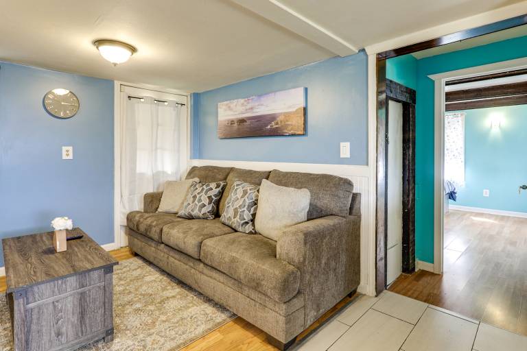 Near I-95 & Rhode Island Border! Pet-Friendly Home — photo 4