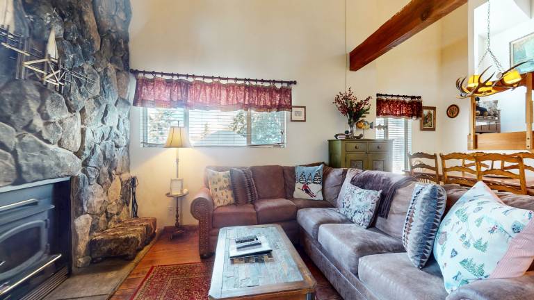 Children-friendly nice condo with hot tub, sauna & patio | Pets allowed — photo 4