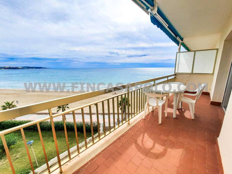 Holiday apartment with terrace | Beach view in Cambrils