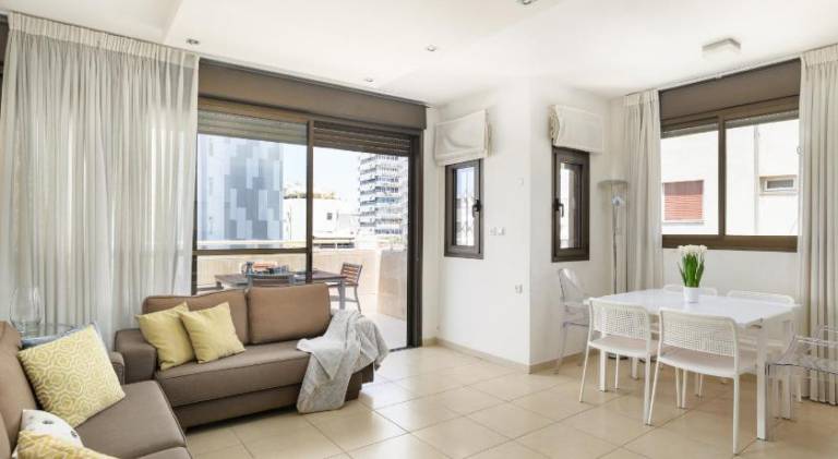 Comfy 2BR with Terrace next to Beach by FeelHome in Tel Aviv