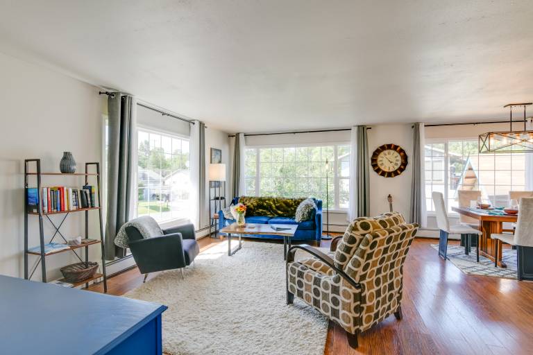 Near Trails & Town Anchorage Apt w Shared Yard