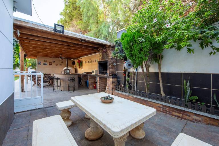 Holiday apartment with barbecue, terrace & pool | Garden view | Next to the beach | Pets are welcome — photo 3